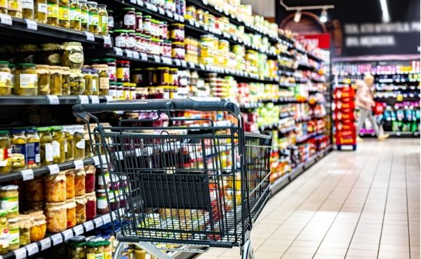 Grocery Store Traffic Holds Steady Amid Multiple Headwinds